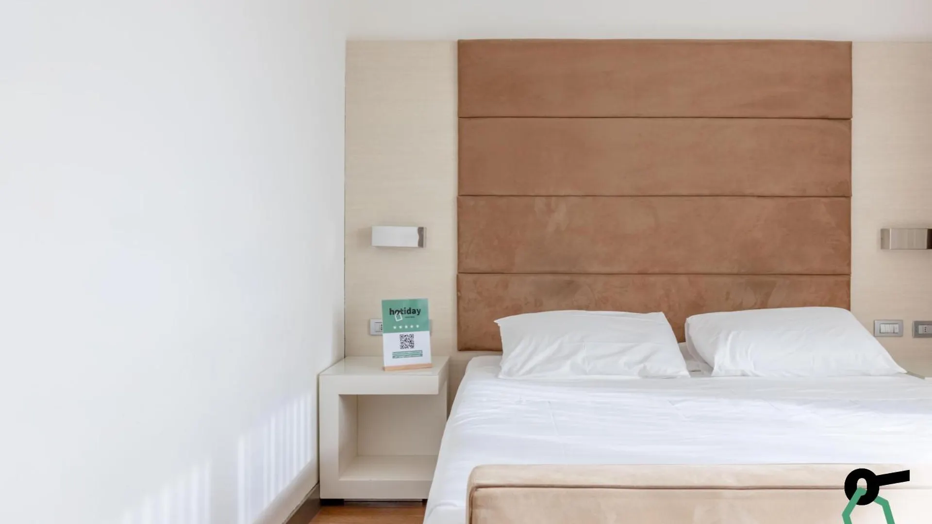 Hotiday Room Collection - Pise